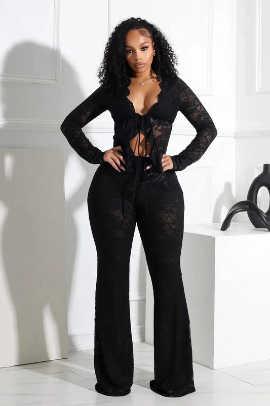 2025 Women’s Lace Elegance 2-Piece Set – Sheer Long Sleeve Top & Matching Pants ✨💃