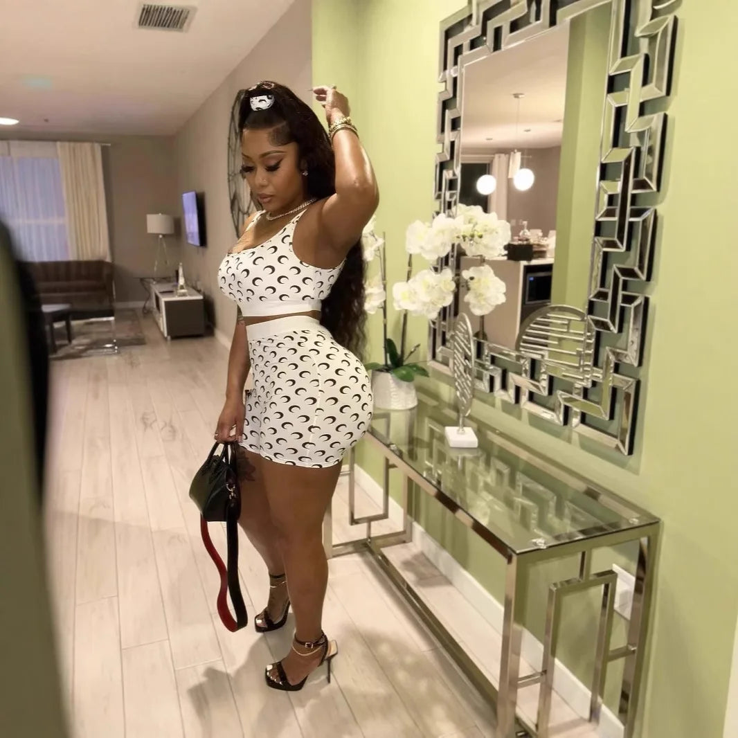 Three Sisters 2025 Summer Two-Piece Set β Sexy Slimming Holiday Outfit βοΈππ