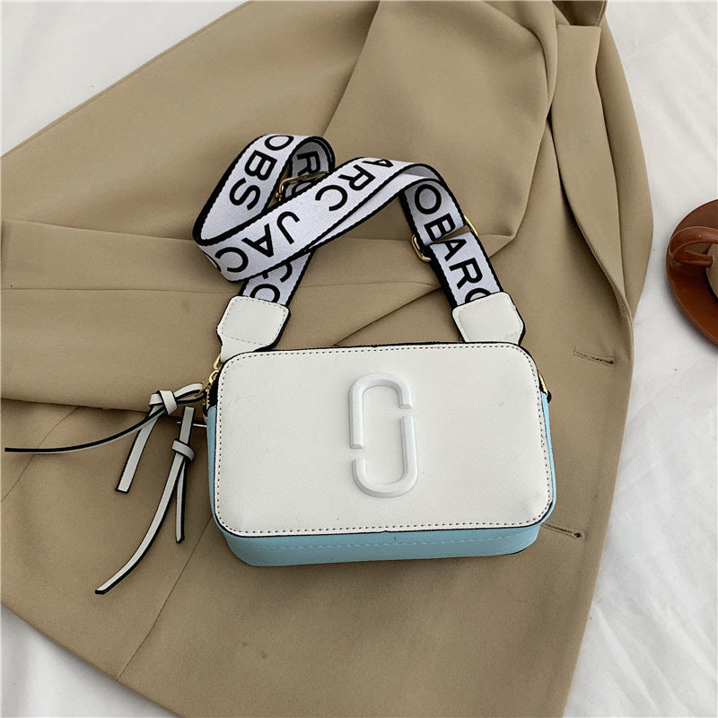 New & Bold Fashionable Wide Shoulder Strap Crossbody Small Bag Fashionable All-match Small Square Bag