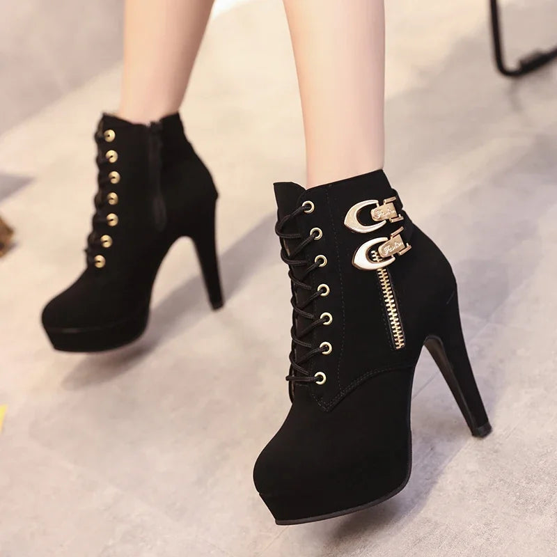 🔥 Comfortable & Sexy Ankle Boots for Women – Platform High Heels with Lace-Up Design and Buckle Detail 🔥