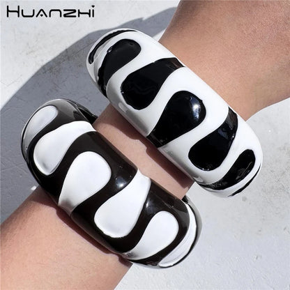 ✨ HUANZHI Fashion Geometric Resin Bracelet