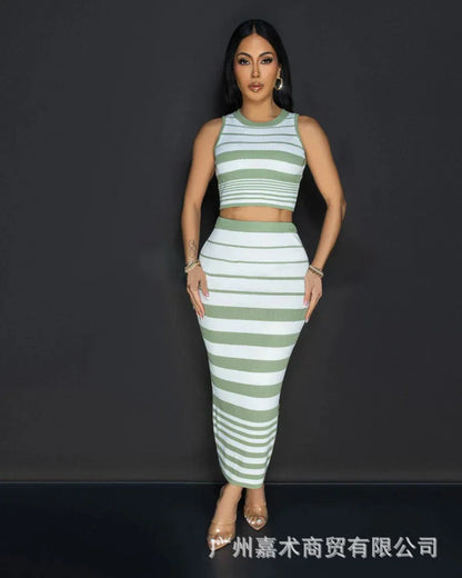 🔥 Luxe Lines Striped Two-Piece Set – 2025 Autumn Fashion