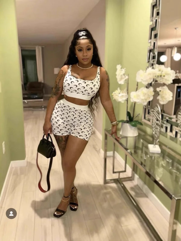 Three Sisters 2025 Summer Two-Piece Set – Sexy Slimming Holiday Outfit ☀️👙💋