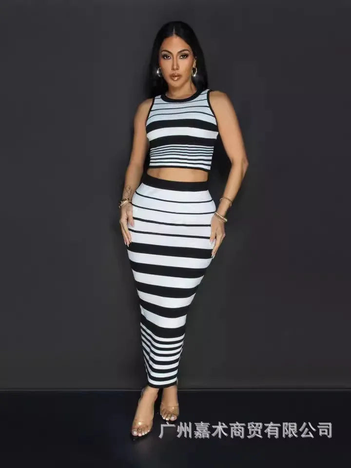 🔥 Luxe Lines Striped Two-Piece Set – 2025 Autumn Fashion