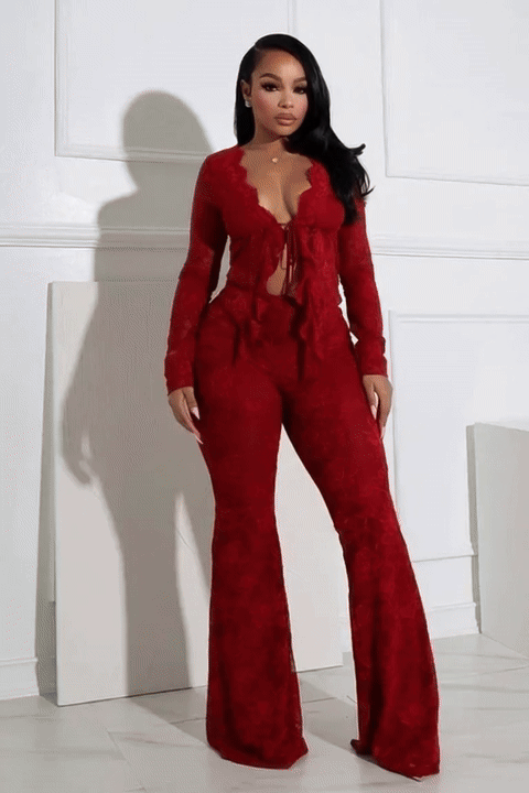 2025 Women’s Lace Elegance 2-Piece Set – Sheer Long Sleeve Top &amp; Matching Pants ✨💃